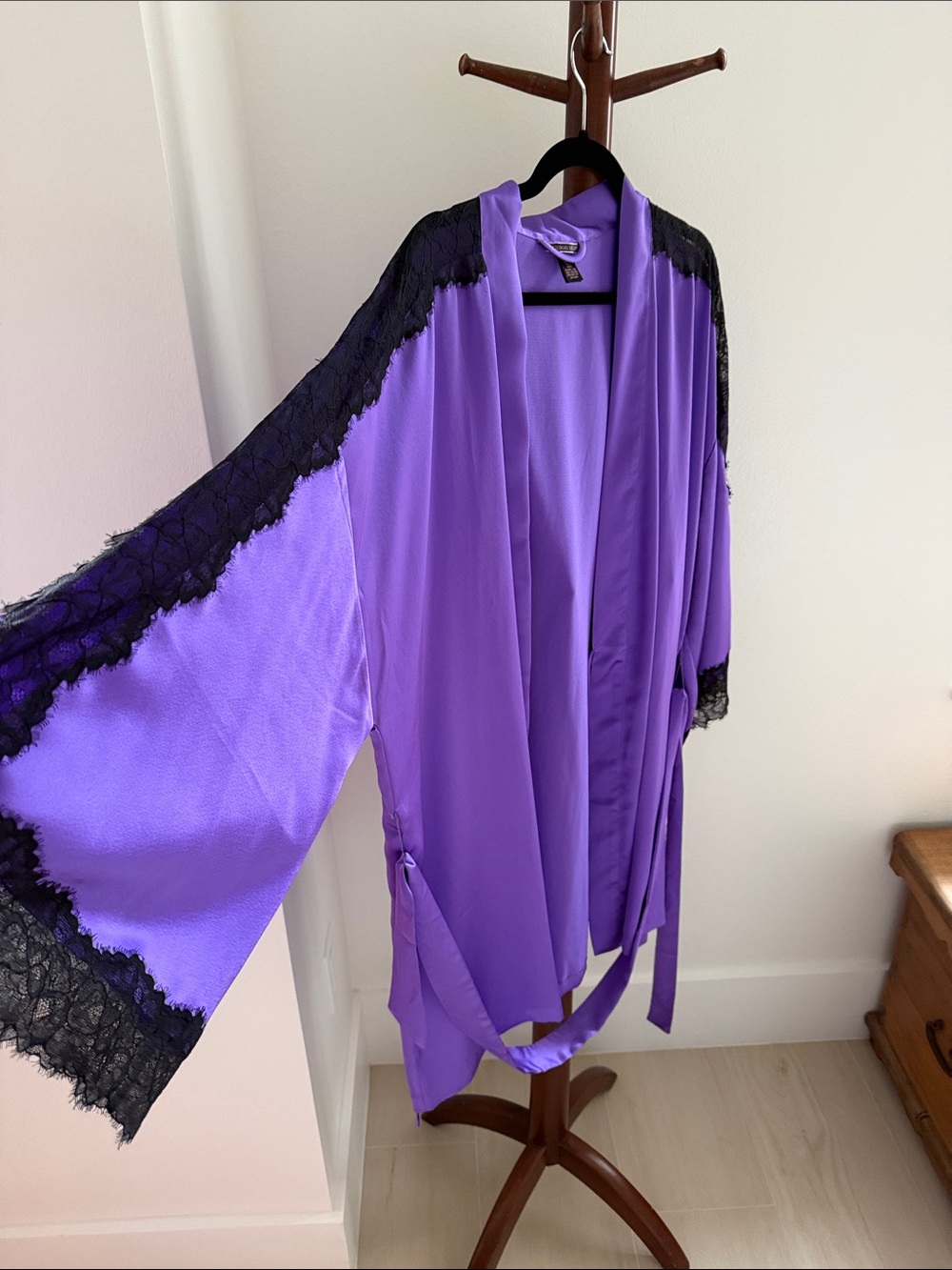 XL/XXL Victoria's Secret Purple Satin Kimono Robe with Black Lace Trim